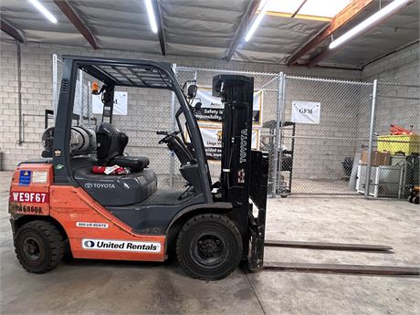 4750 lb. Toyota #8FGU25, forklift, LPG, 3-stage mast, 189" lift height, 24" load center, pneumatic tires