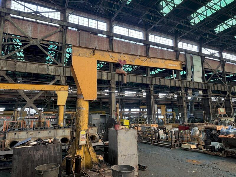 2 Ton, Jib Crane, 10' span, w/ C & M hoist
