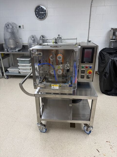 Weighpack Systems #VersaPak, vertical form fill sealing machine (VFFS) w/ compressor, 2025