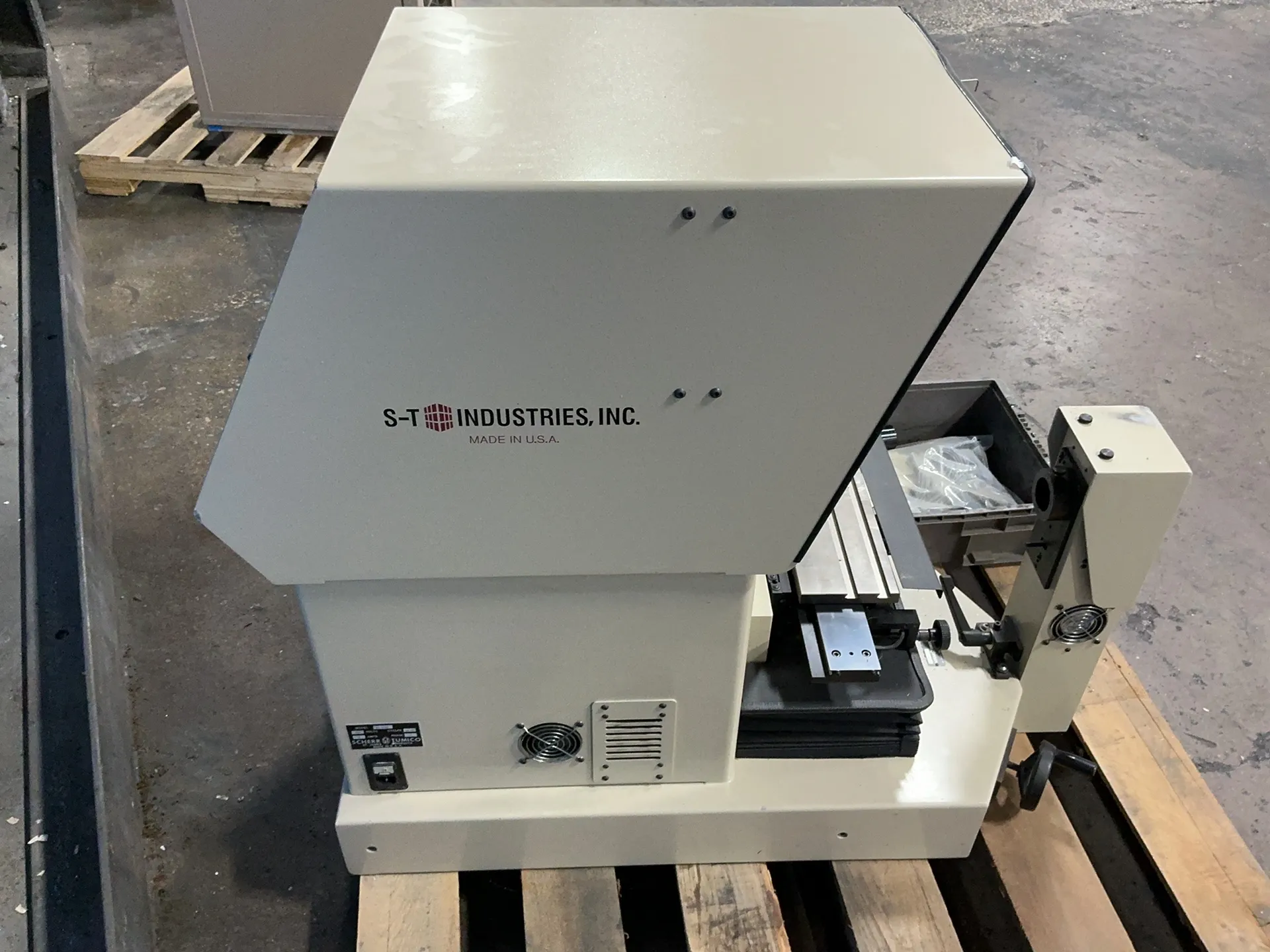 15" Scherr-Tumico #20-3700, optical comparator, Quadra-Chek 200 digital read out, lens, manual, 120 V.