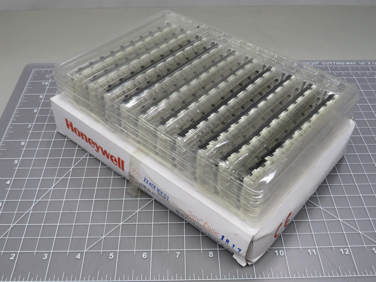 Honeywell #ZX40E10E01, Snap Action Switches, 125 Volts AC, 3 Amp, Roller Lever, LOT of 500