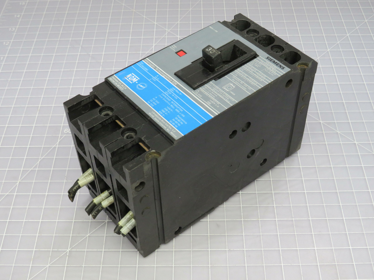 30 Amp, Siemens #ED63B030MX, ED6 Circuit Breaker, 3 Pole, 600 Volts