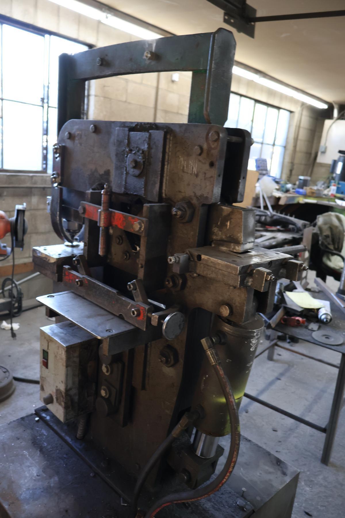 4" x 4" x 1/4" Edwards #Jaws-IV, hydraulic ironworker, 50 ton, 5 HP, 240 V., 1" hole in 5/8" punch, 1/2" x