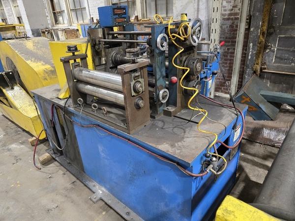 26" x 3.25" Stanat, Slitter Head, hand-held vertical adjustment, passline rolls, side guides, 25" x 4"