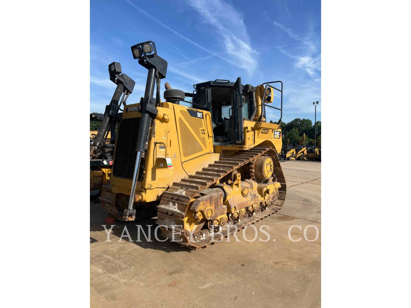 Caterpillar D8T, 4488 hours, S/N: FCT01189, 2014 - Image 1