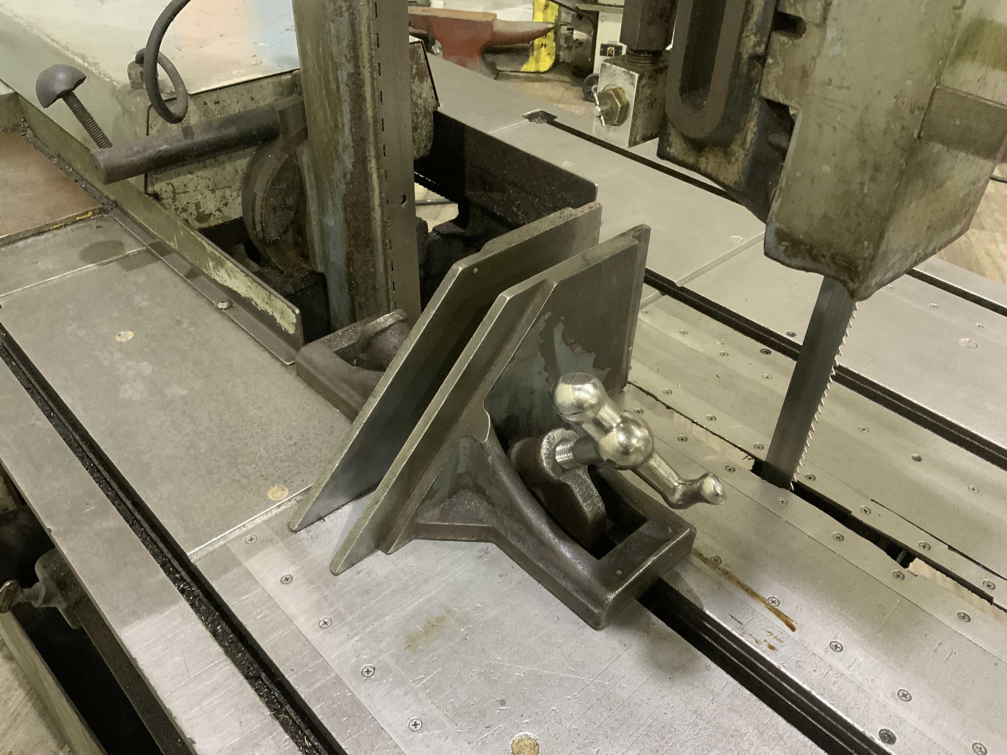 18" x 20" Marvel #Series-8-Mark-I, vertical tilt frame band saw, 1" blade, coolant with side pans, 2 HP, 1987 - Image 4