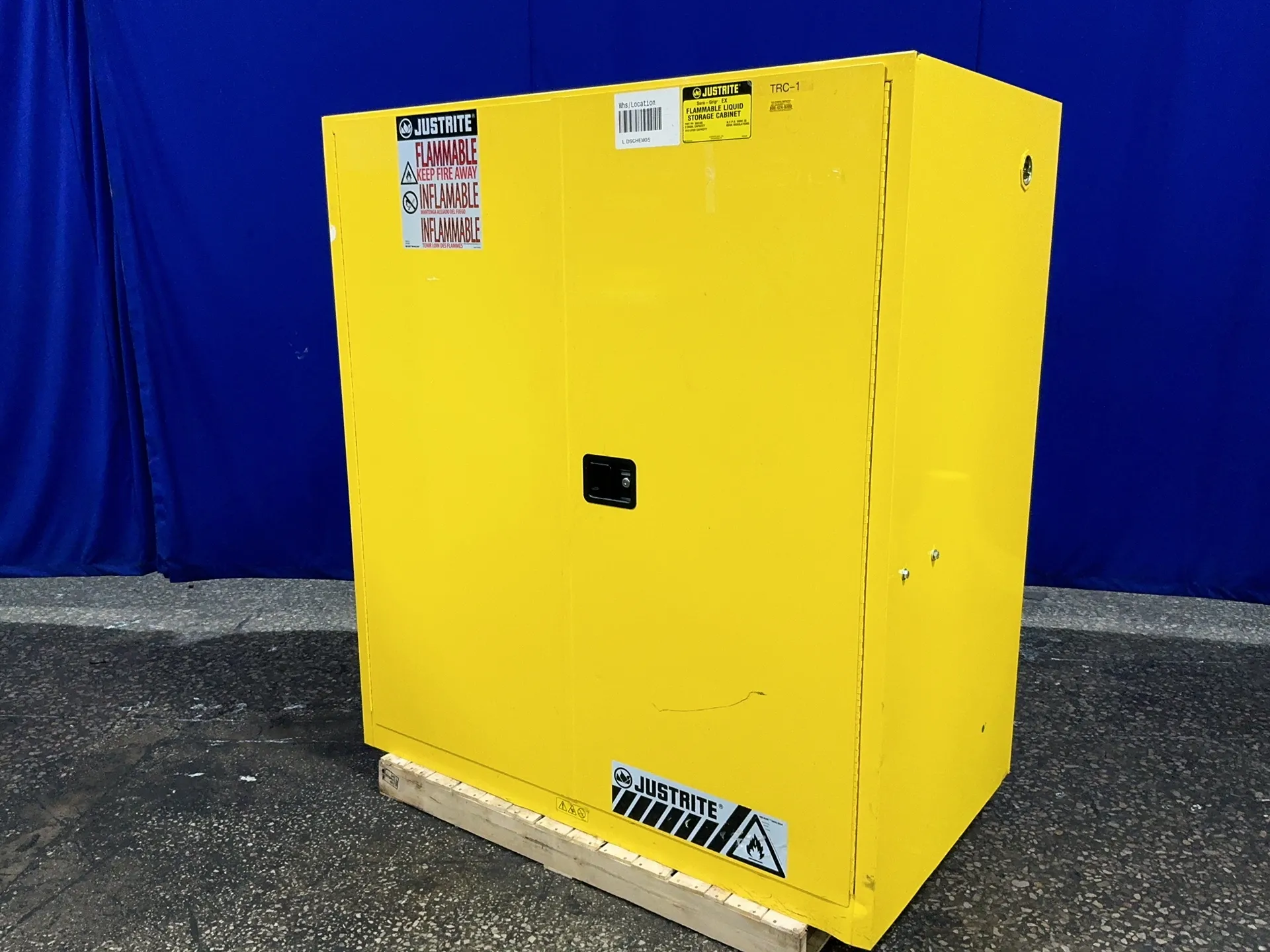 Justrite, flammable storage cabinet, 110 gallon - Image 3