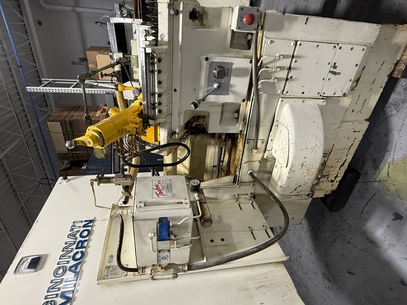 Cincinnati Milacron #220-8, centerless grinder, 20" x 8" x 12" grinding wheel, 12" x 8" regulating wheel, 3" - Image 1