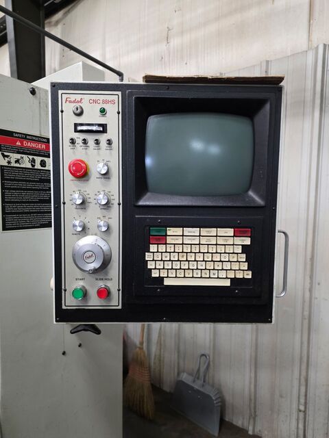 Fadal #VMC-15, CNC Vertical Machining Center, 20" X, 16" Y, 20" Z, 29.5" x 16" table, 7.5 HP, 7500 RPM - Image 2