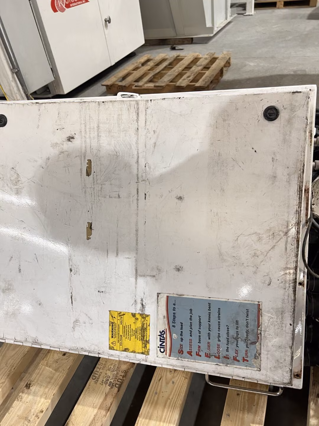 ShredTech #ST-35, dual shaft shredder, 26" x 21", hydraulic drive - Image 4