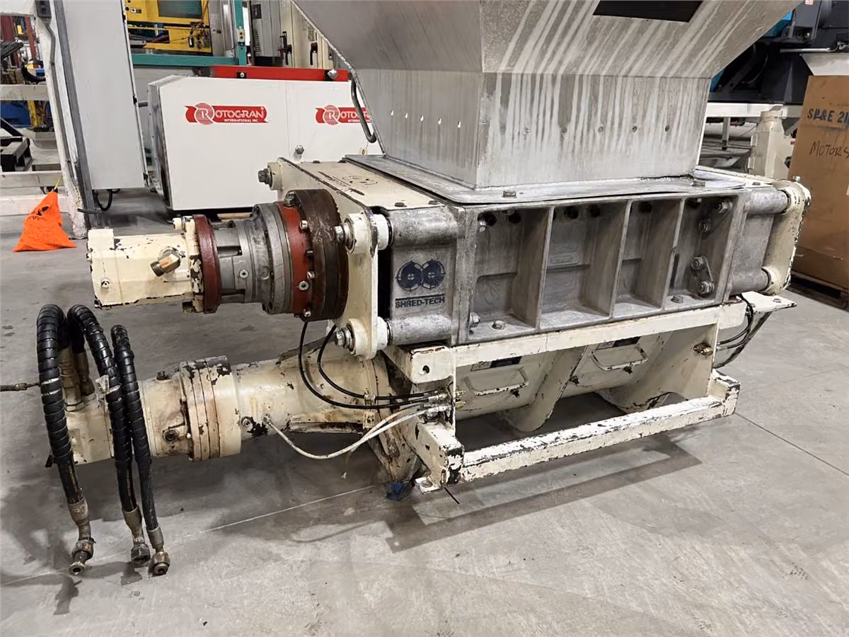 ShredTech #ST-35, dual shaft shredder, 26" x 21", hydraulic drive - Image 8