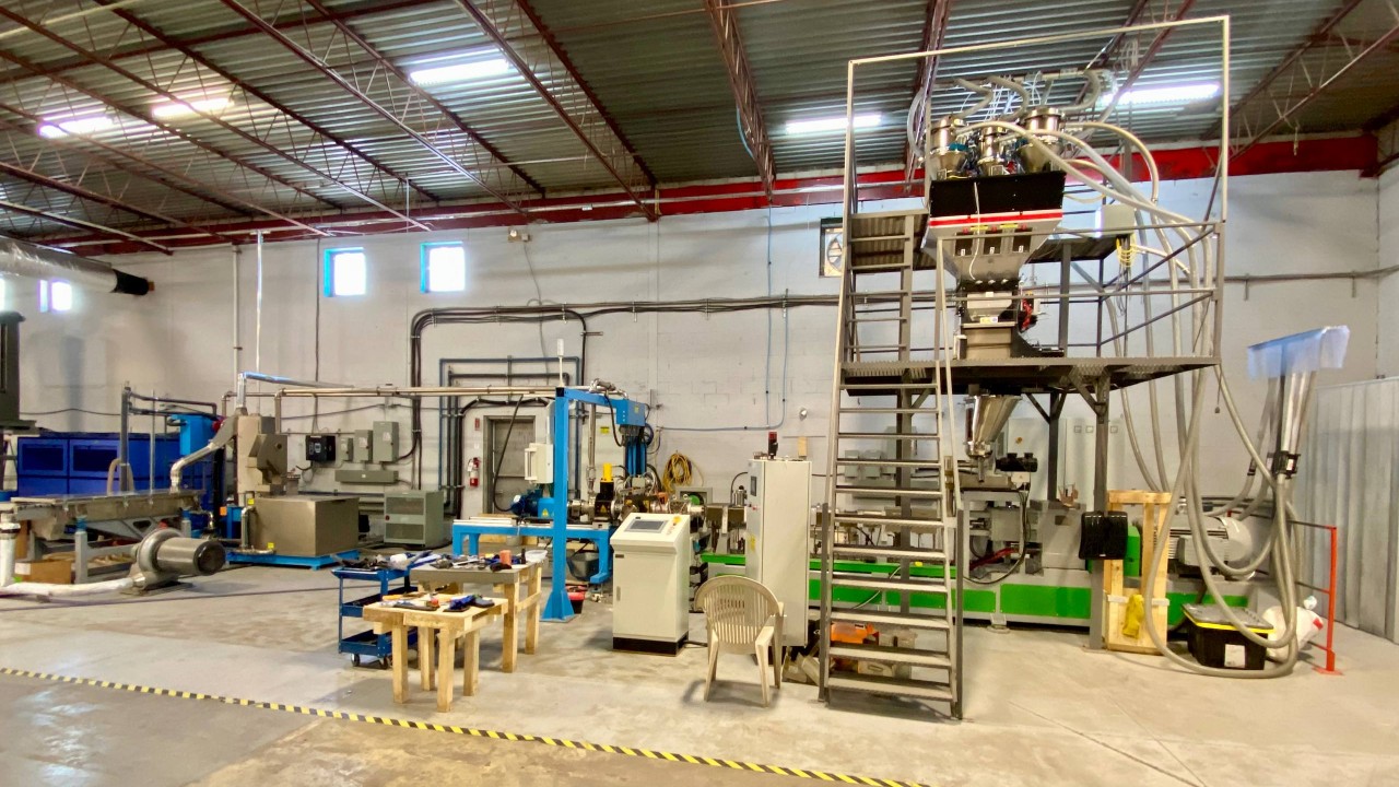 2.5" Twin Screw Compounding Line, 64mm, Maguire 6-component blender, underwater cutting system, in-line - Image 2