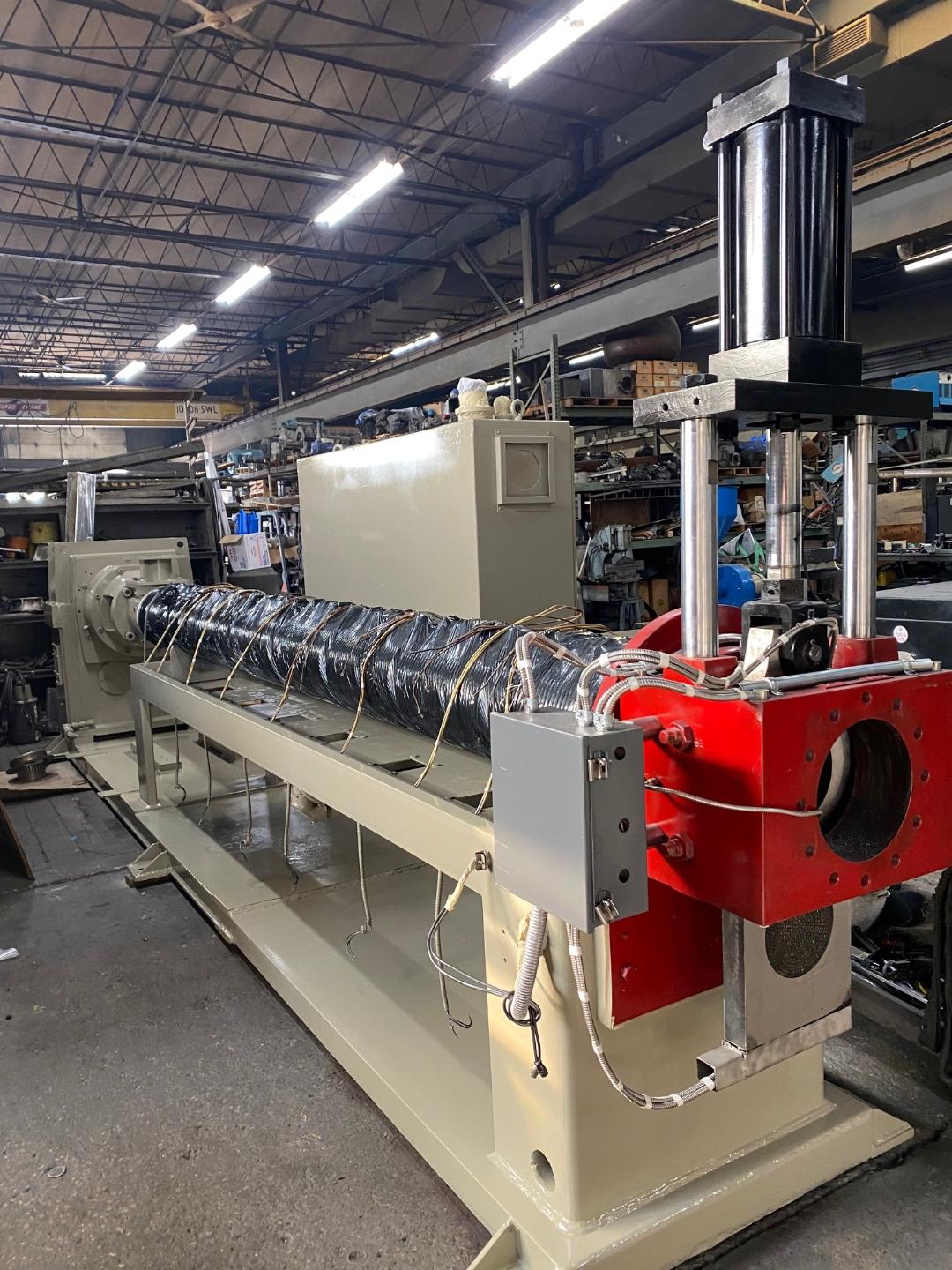 6" NRM, extruder, 30:1 L/D, vented, air cooled, 8 zone barrel, 400 HP US Motors AC, WEG CFW11 drive, 14 zone - Image 1