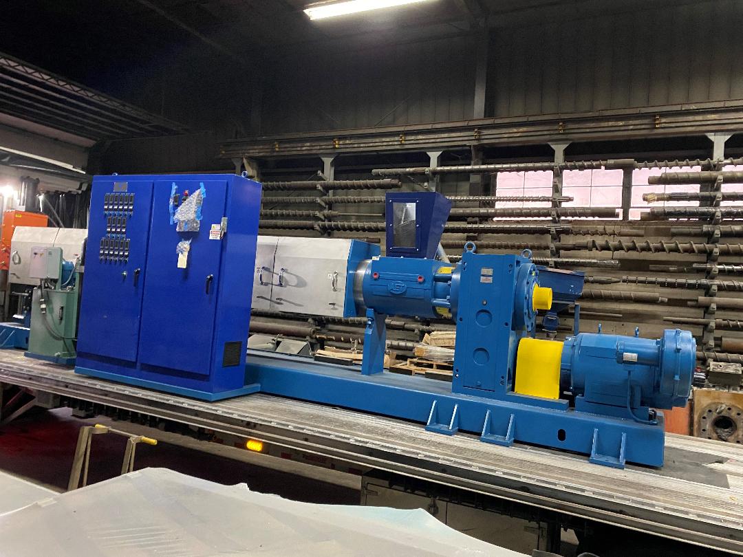 10"/6" AET, dual diameter film reclaim extruder, 32:1 L/D, vented, 400 HP AC, Yaskawa drive, Koellmann gear - Image 1