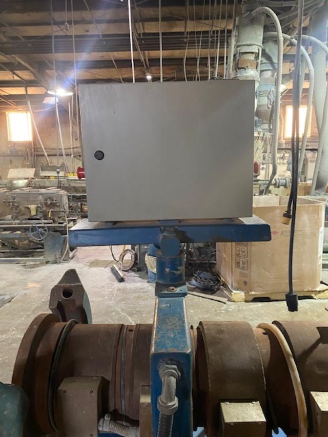 4.9" KMD, twin screw extruder, 125mm, 100 HP DC, nitrided barrel & screws, 200 hours, 3 component blender - Image 4