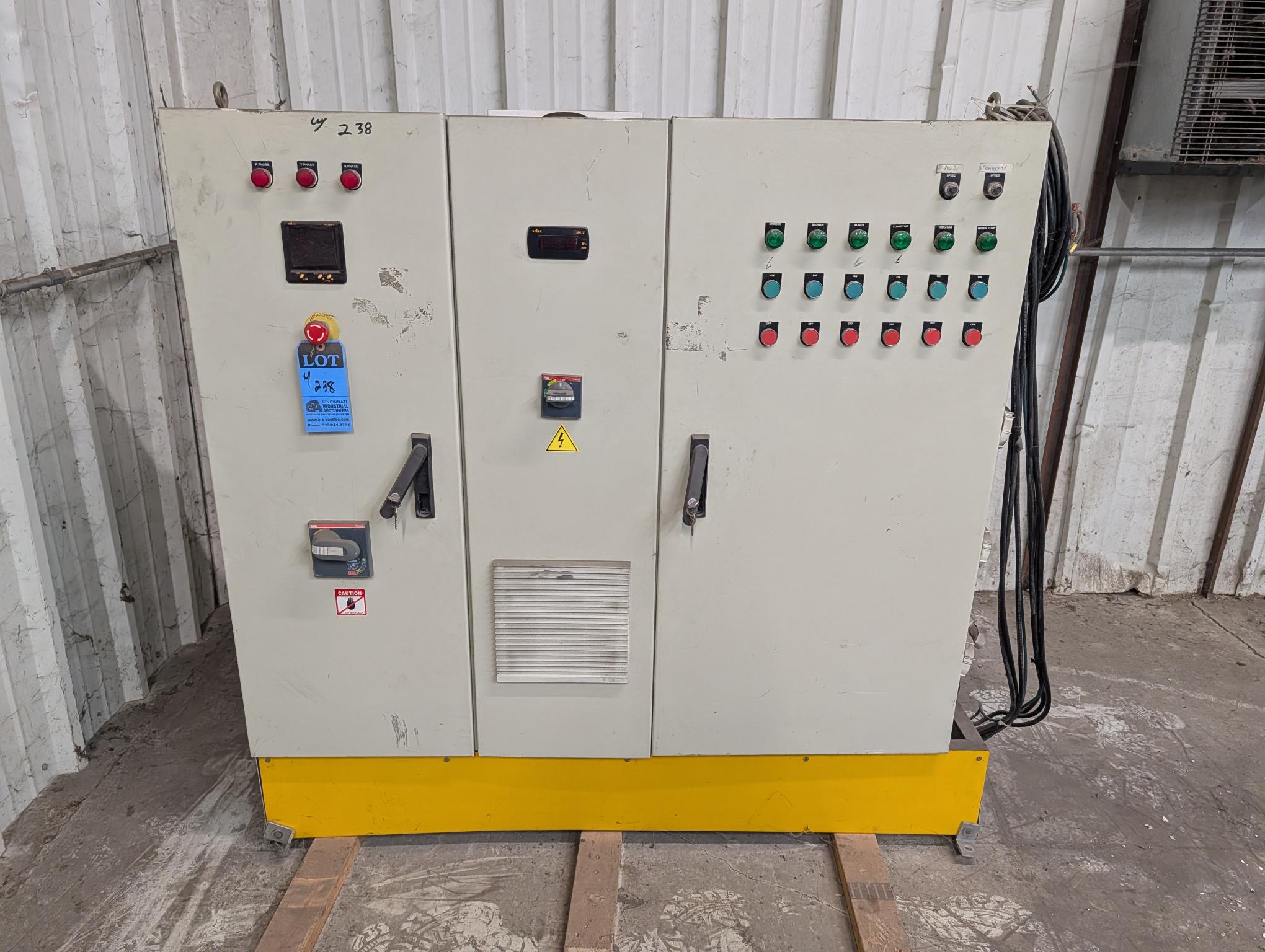 38" x 28" Plastic Granulator, 150 HP, 16 rotor knives, 6 bed knives, outfeed conveyor w/ metal separator - Image 2
