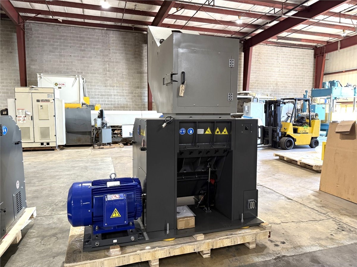 20" x 28" Cumberland #T5070, plastic granulator, 100 HP, twin shear 5 knife open rotor, 2 bed knives - Image 1