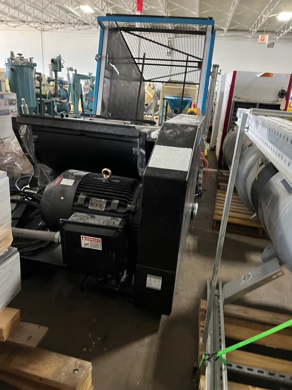 18" x 36" Rapid #500-90, plastic granulator, 100 HP, super-tangential chamber, 5 rotor knives, 3 bed knives - Image 8