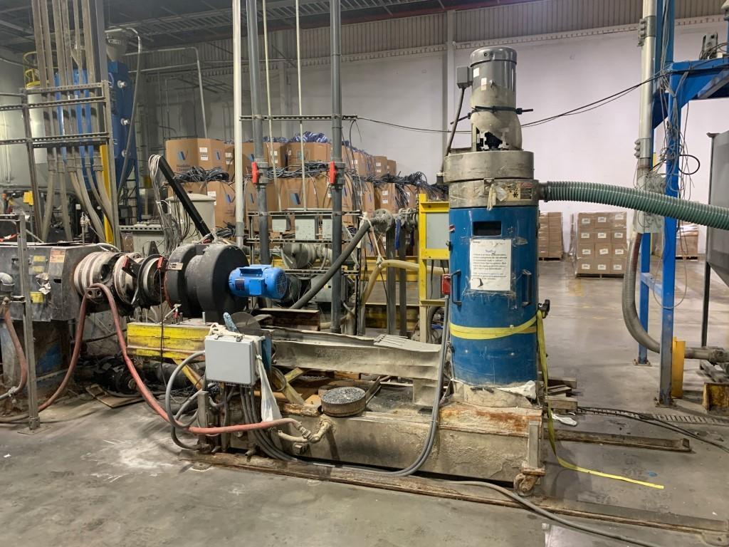 4.5" Davis Standard, ram stuffing cascade pelletizing line, 300 HP, #45IN35 secondary extruder 100 HP, Xaloy - Image 2