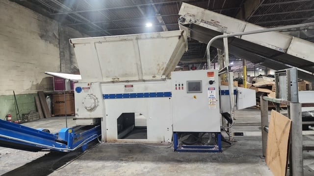 Vecoplan #VAZ-1600M, single shaft shredder, 62" x 80" hopper, 100 HP, 2018, w/ Herbold SMA-80/120 granulator - Image 1