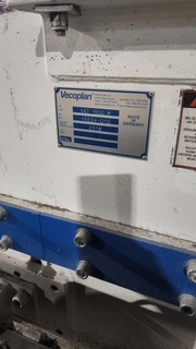 Vecoplan #VAZ-1600M, single shaft shredder, 62" x 80" hopper, 100 HP, 2018, w/ Herbold SMA-80/120 granulator - Image 4