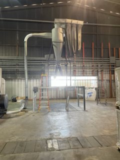 Vecoplan #VAZ1300, single shaft shredder, 90 knives, 100 HP, w/ Rapid #500 granulator, conveyors, bag fill - Image 4
