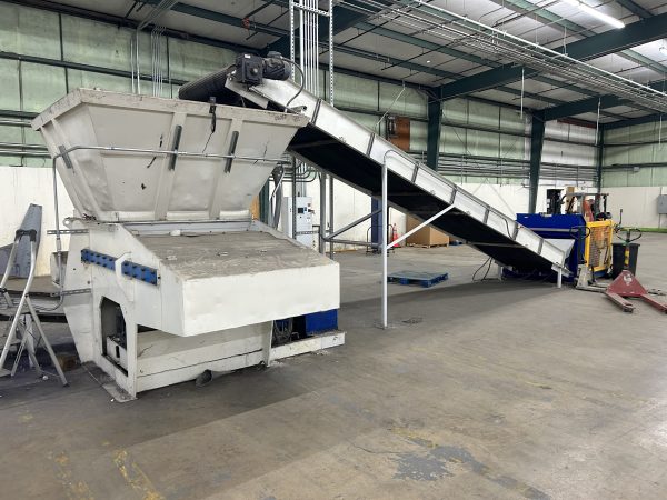Vecoplan #RG52/150-SPK-FF, film & fiber shredder, 52" opening, 150 HP, box dumper, feed & exit conveyors - Image 1