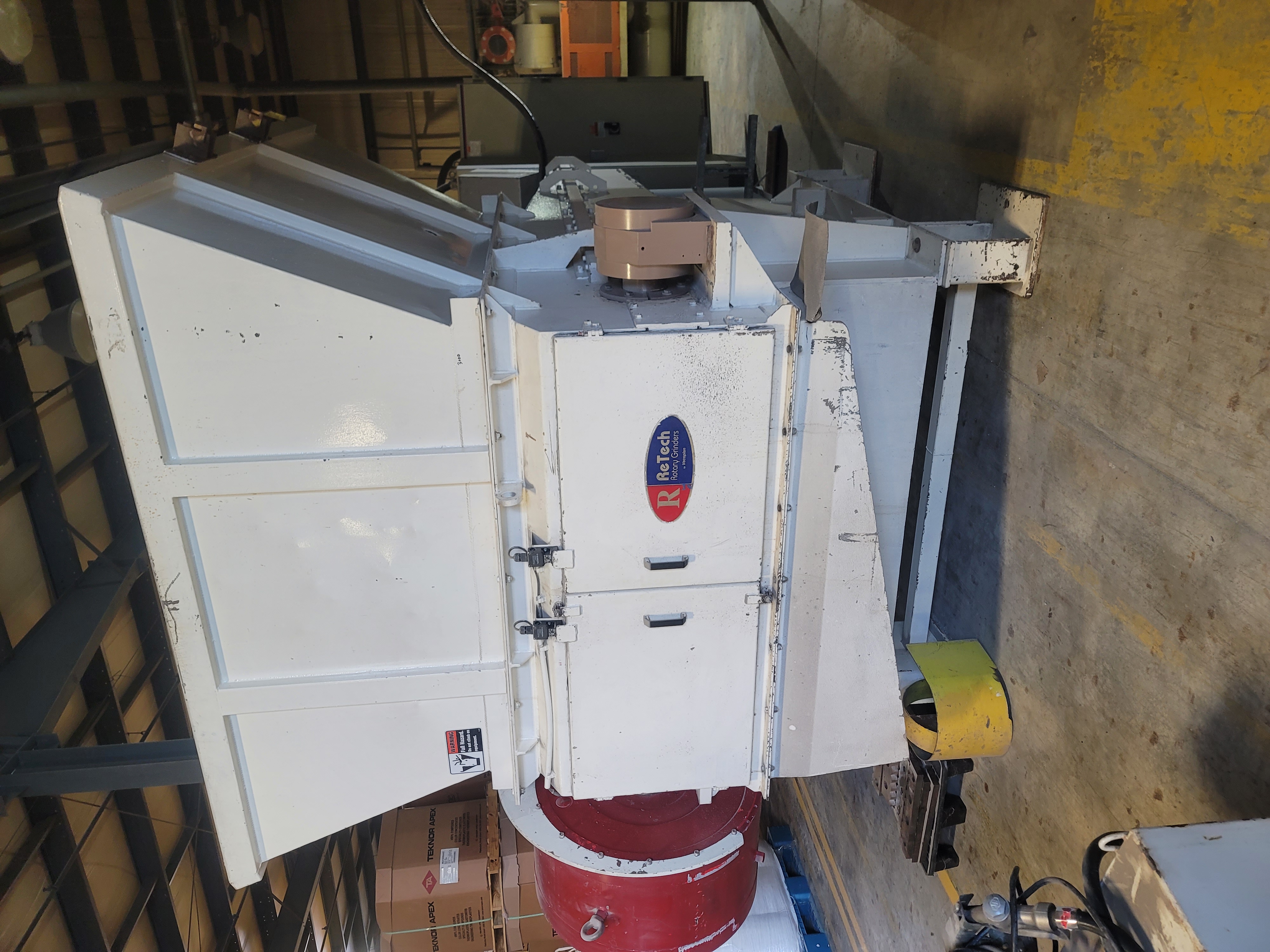 Vecoplan #RG62/125-SPK-FF, film & fiber shredder, 62" opening, 125 HP, rebuilt drive, discharge conveyor, 2004 - Image 1