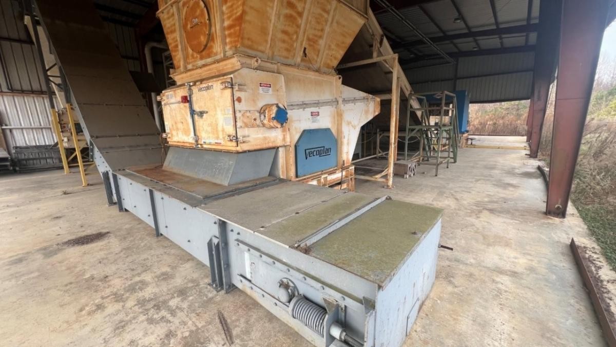 Vecoplan #RG70/200-K-FF, single shaft shredder, 72" x 82" opening, 20" diameter rotor, 84 cutters, infeed - Image 3