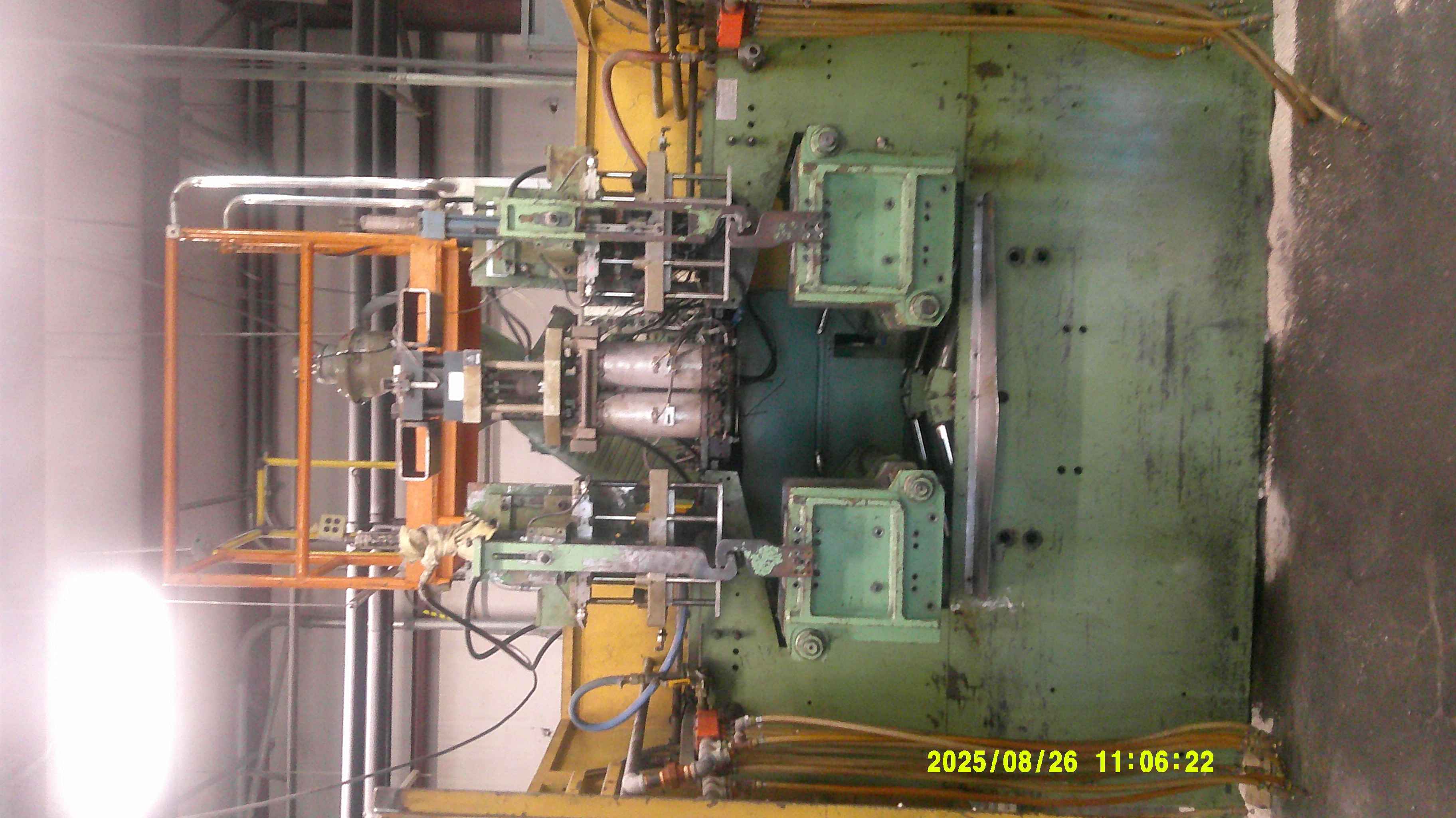 Bekum #H-151M, dual shuttle blow molding machine, 90mm 24:1 extruder, 60 HP Reliance DC, Hunkar parison - Image 4