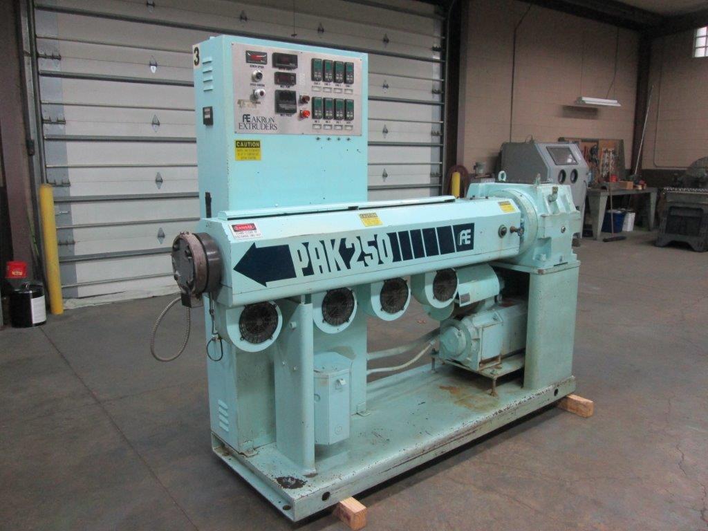 2.5" Akron #PAK-250, extruder, 24:1 L/D, air cooled, 40 HP DC, 2 screws, hopper dryer w/ loader, 1995 - Image 4