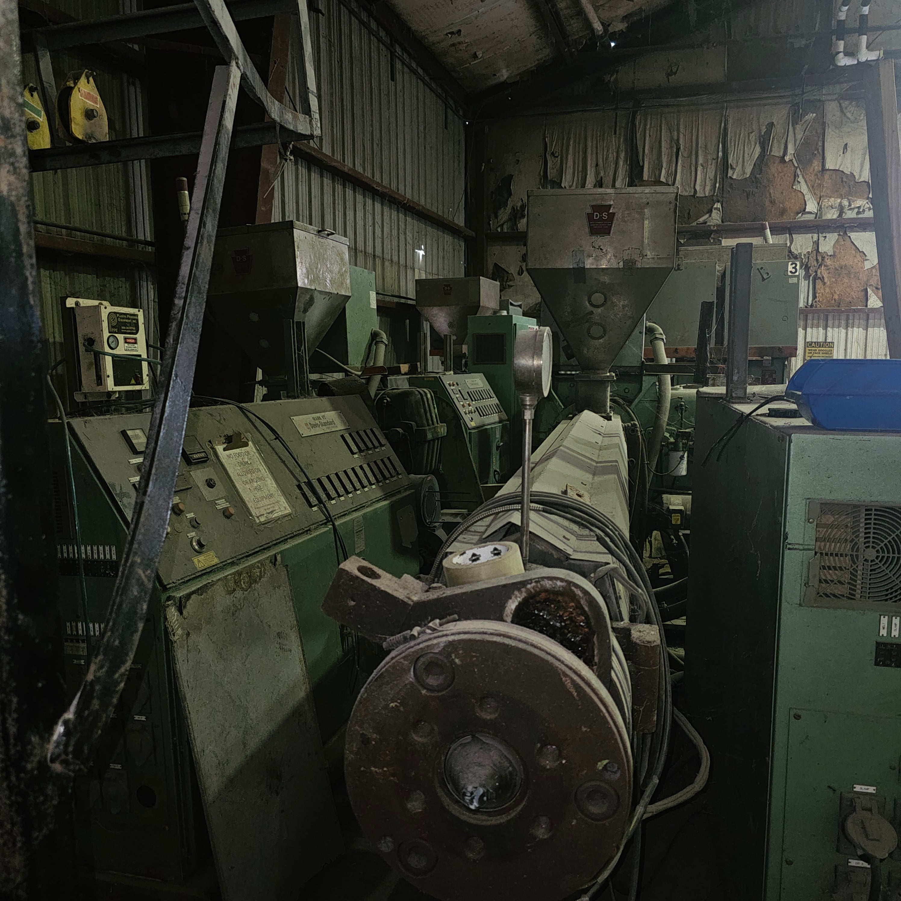 3.5" Davis Standard #MV35IN35, extruder, 24:1 L/D, air cooled, non-vented, 158 HP, 17.39:1 gear ratio, 1998 - Image 2