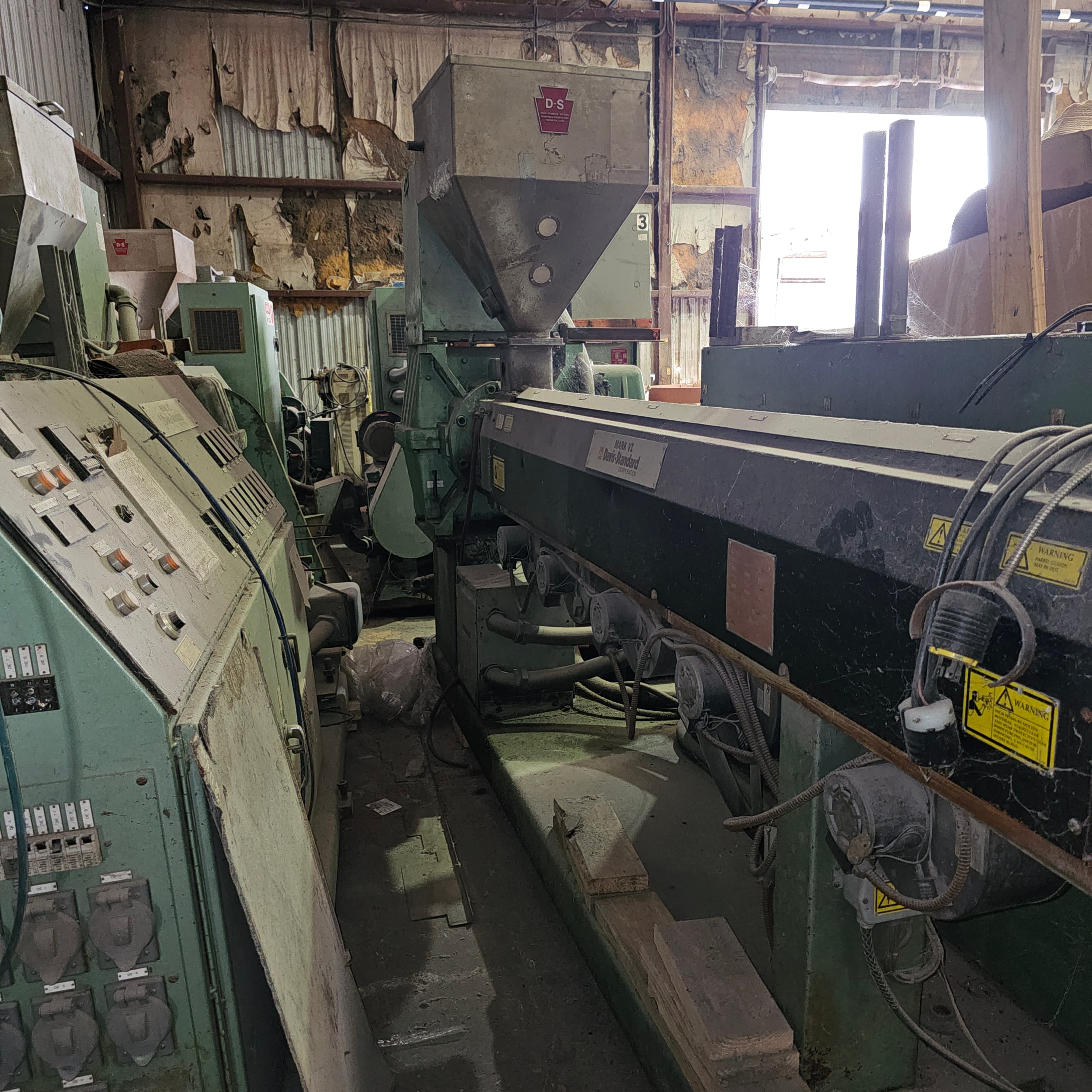3.5" Davis Standard #MV35IN35, extruder, 24:1 L/D, air cooled, non-vented, 158 HP, 17.39:1 gear ratio, 1998 - Image 3