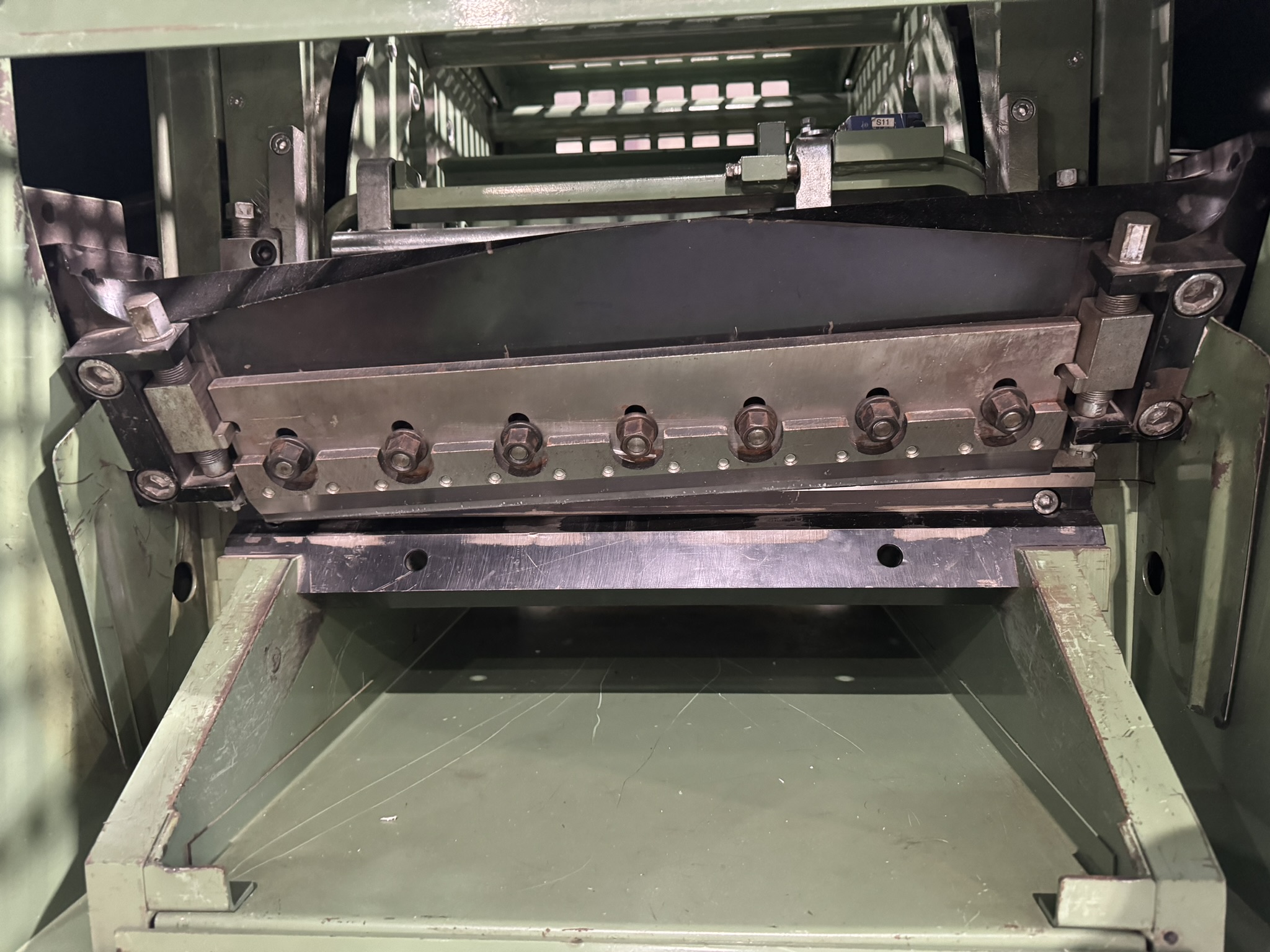 Pierret #G45L, guillotine cutter, metal detector - Image 8