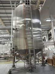12000 gallon A & B Process, jacketed mix tank, 304L Stainless Steel, load cells, 3 HP mixer, spray balls, 2019 - Image 6