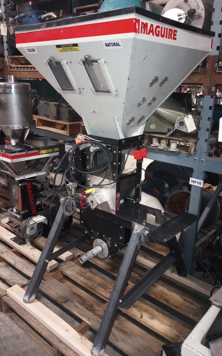Maguire #WSB-140, 4 component gravimetric blender, up to 450 lb/hr, pneumatic mixing motor, 115 V., 1999 - Image 2