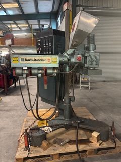 1.25" Davis Standard, pedestal extruder, 24:1 L/D, air cooled, swing & tilt - Image 7