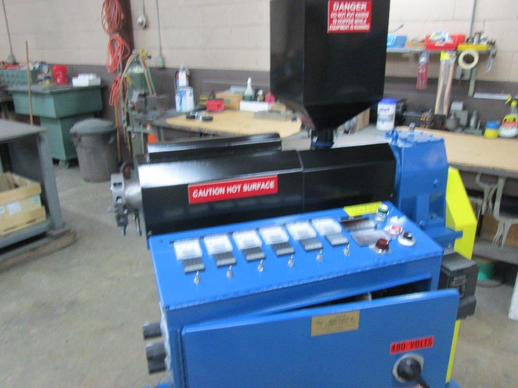 1" Akron, extruder, 24:1 L/D, new 5 HP AC motor & drive, new screw, new control panel, 480 V., Rebuilt - Image 2