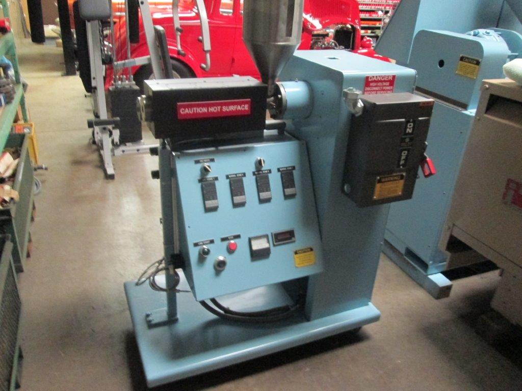 3/4" Killion, extruder, 24:1 L/D, new barrel & screw, rebuilt 2 HP DC motor, new drive, Rebuilt - Image 3