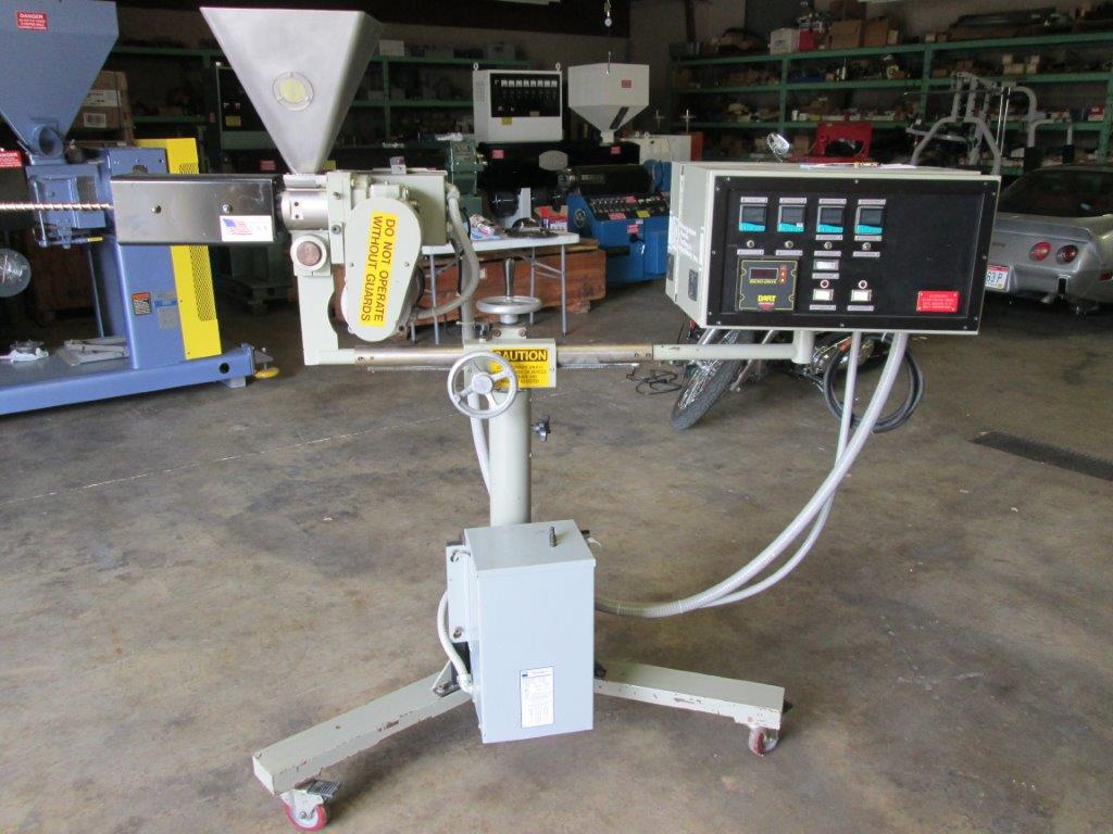 3/4" Youngstown #MO-1402, pedestal extruder, 20:1 L/D, air cooled, 1 HP DC, Dart drive, under 20 hours - Image 1