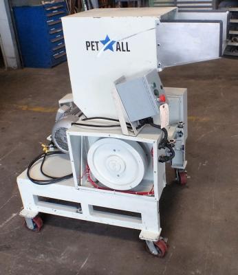15" x 9-1/2" Pet-All, plastic granulator, 10 HP, 3-blade open rotor, 220 V., 50 Hz., casters - Image 3