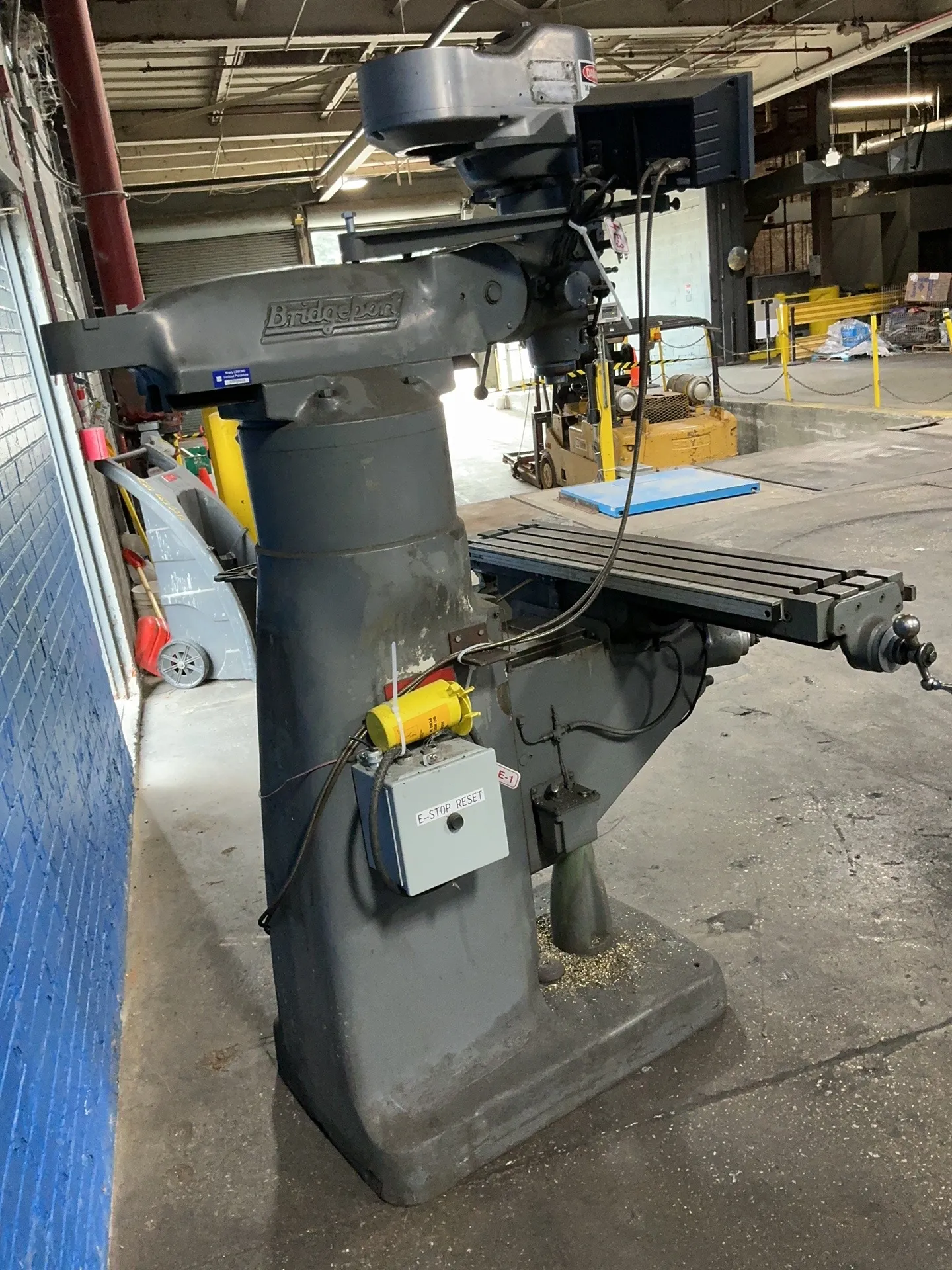 Bridgeport, vertical mill, 9" x 42", Acu-Rite digital read out, 2 HP - Image 5