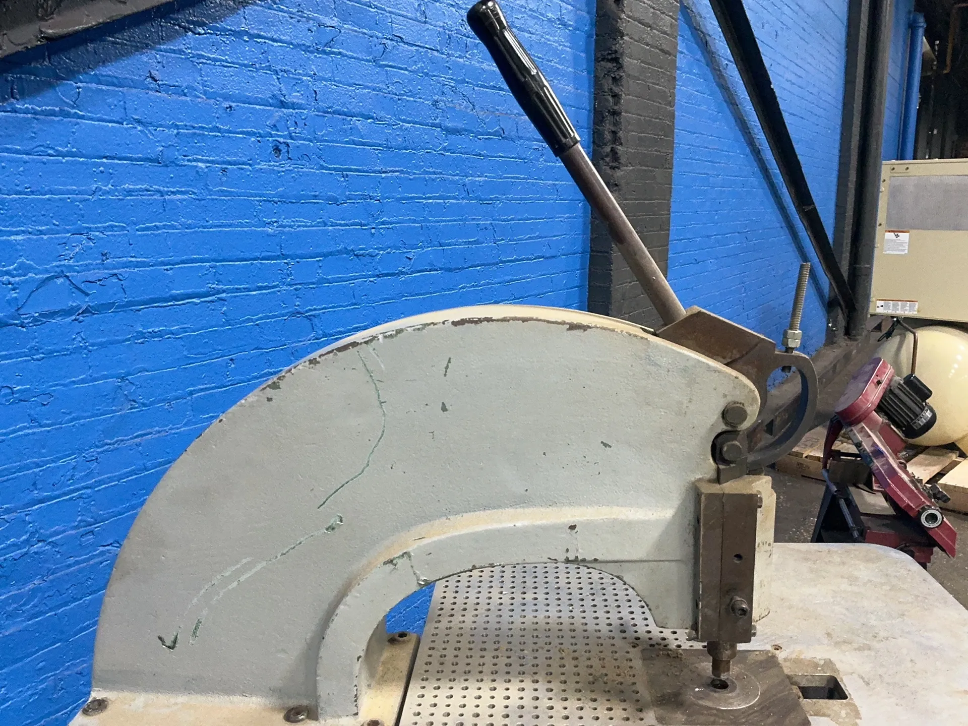 Di-Acro #2, manual punch, 12" throat, 23" x 24" table - Image 5