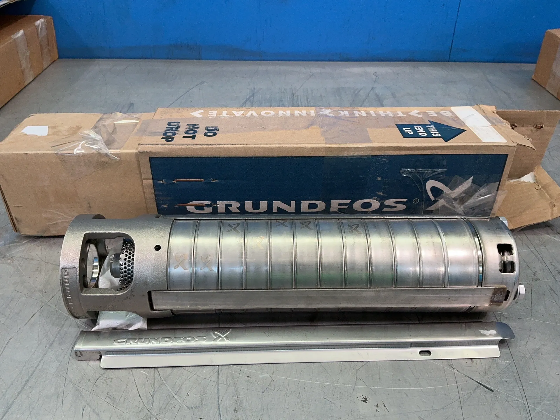 25 GPM, Grundfos #25S20-11-BP, submersible pump, 2 HP, 3450 RPM, 1-1/2" NPT, new - Image 2
