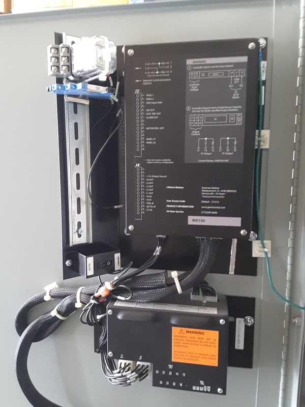 General Electric, Zenith #800A, Nema 1, transfer switch w/SKLA 800 amp circuit breaker, 277/480 Volts - Image 2