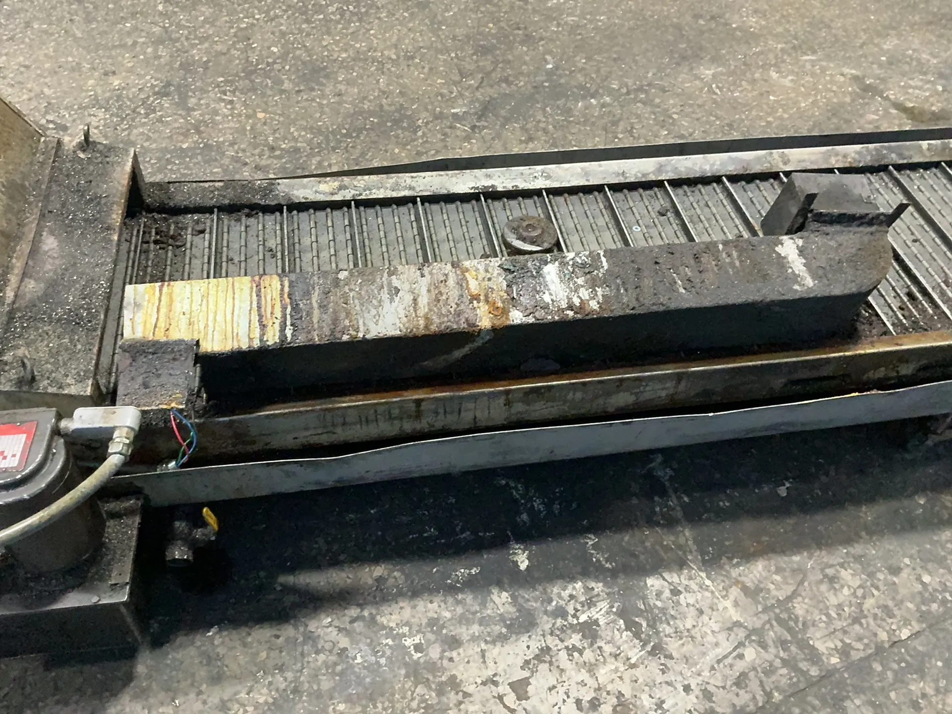 22.5" Henning #LC-2000-H, chip conveyor, 138" flat length, 61" rise, 22.5" flat width, 14" flat height, 1" - Image 6