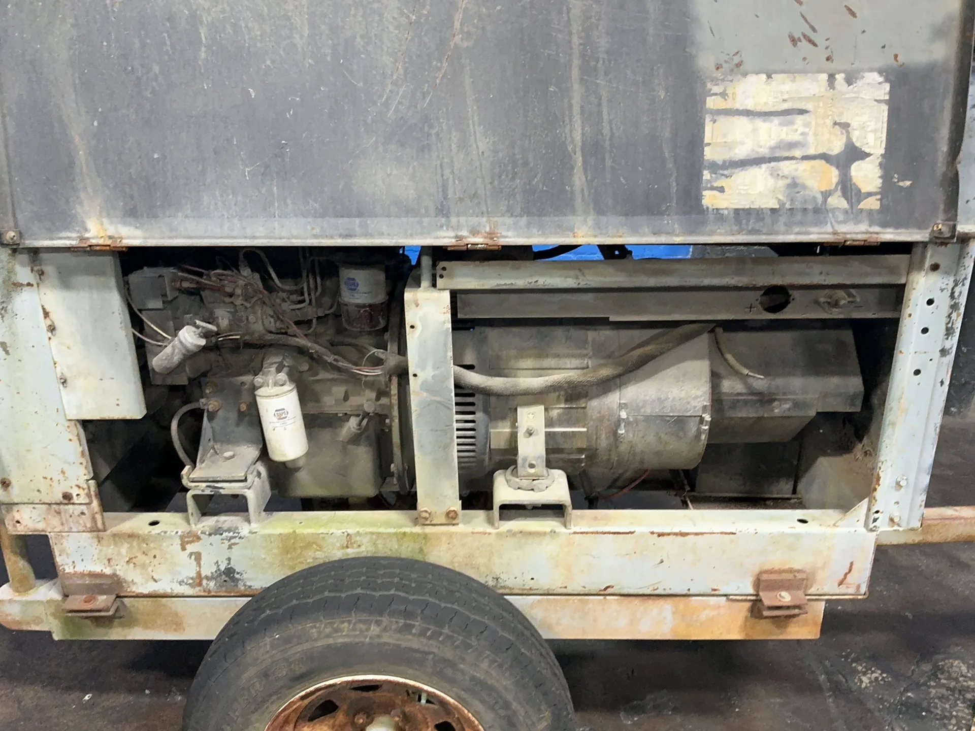 Lincoln Electric #SHIELD-ARC-SA-250, welder, 325 Amps, 3 KVA, 98 V. max. OCV, 1800 RPM, 15/13 A, cables, 2 - Image 3
