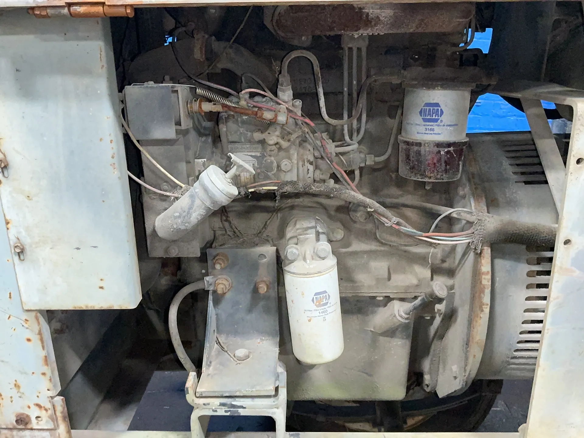Lincoln Electric #SHIELD-ARC-SA-250, welder, 325 Amps, 3 KVA, 98 V. max. OCV, 1800 RPM, 15/13 A, cables, 2 - Image 4