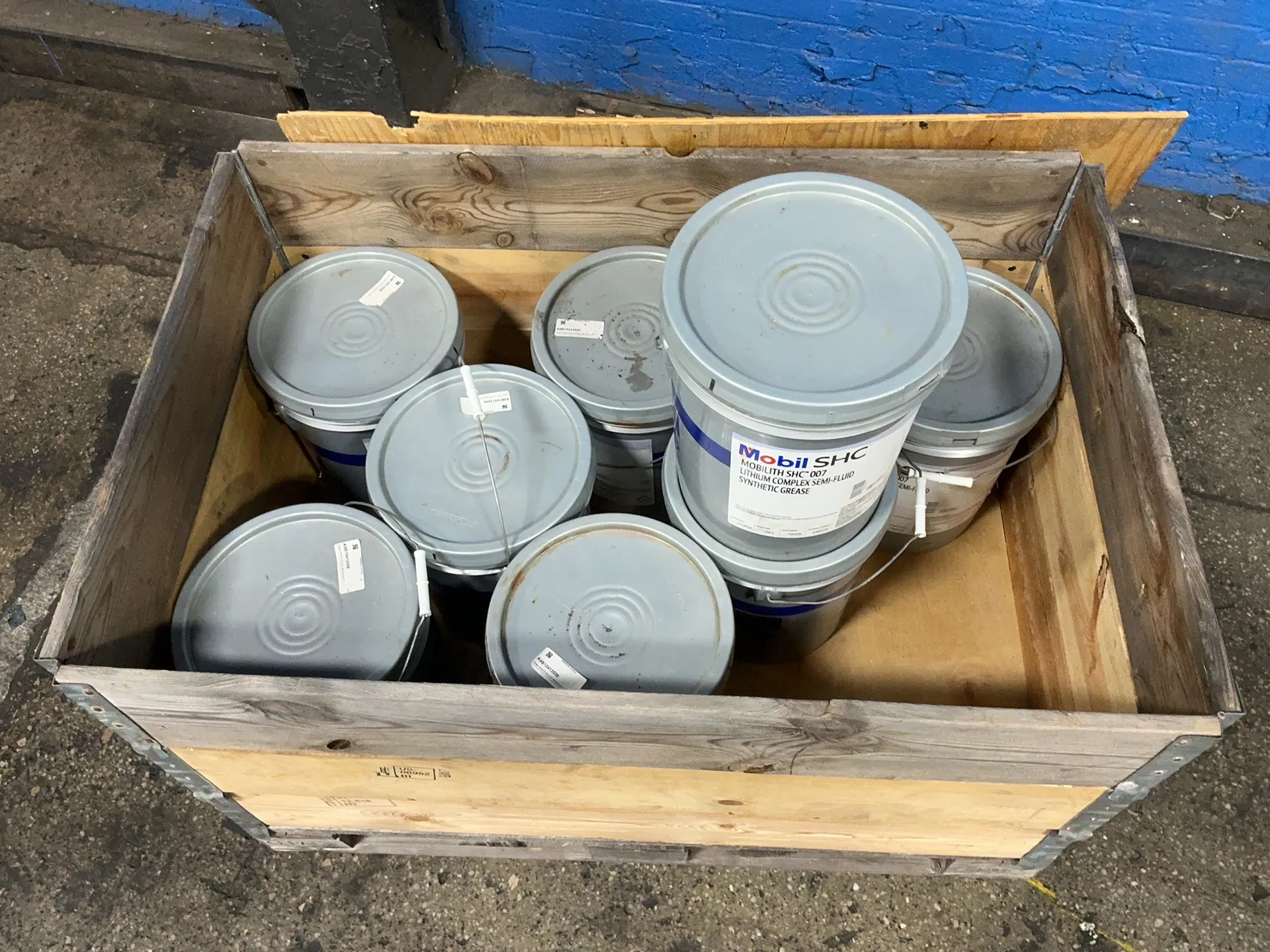 Mobile #SHC-007, synthetic grease, lithium complex semi-fluid, 35.2 lb. - Image 3