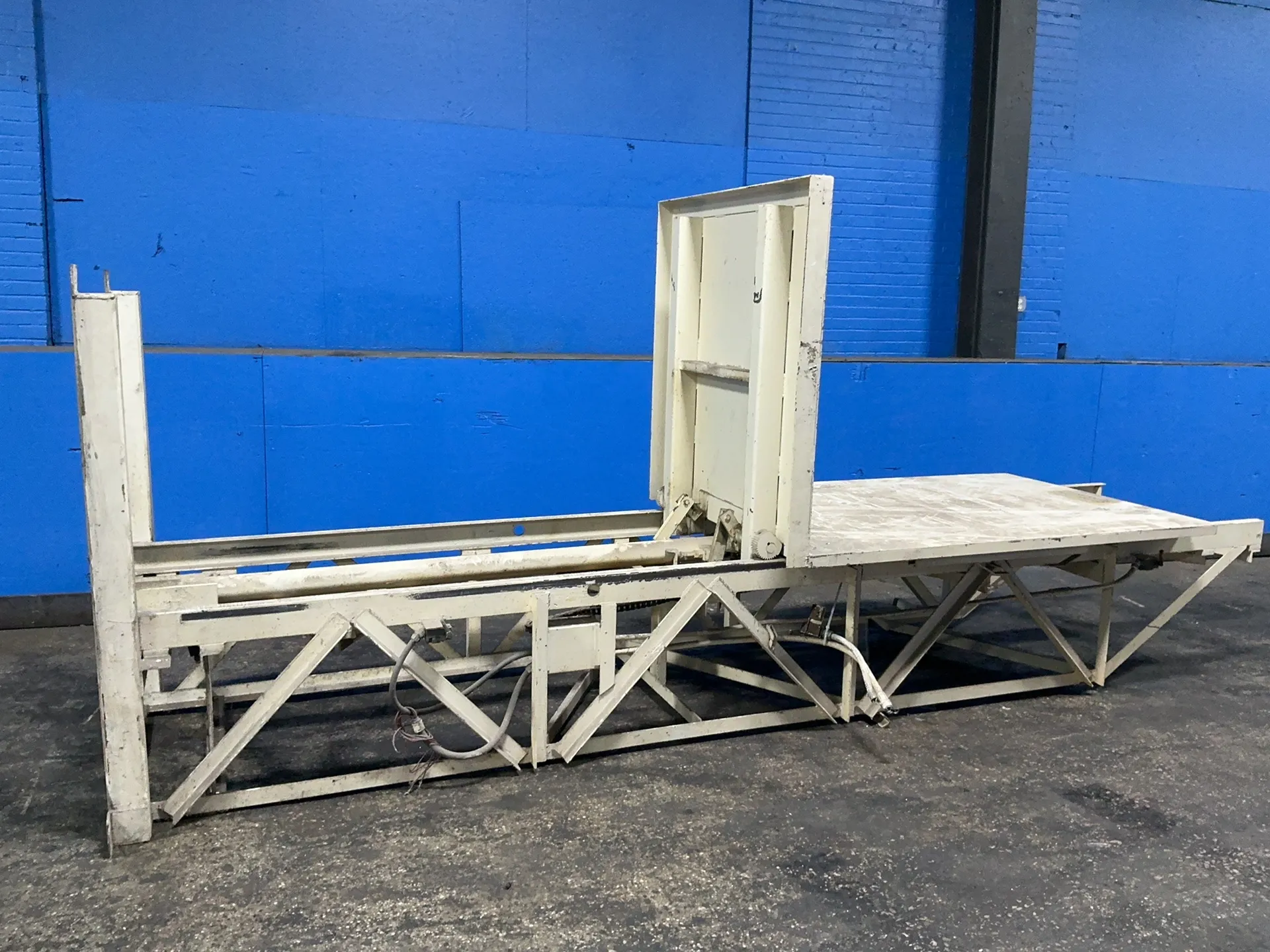 Southworth, shuttle, 72" x 48" x 48" platform - Image 1